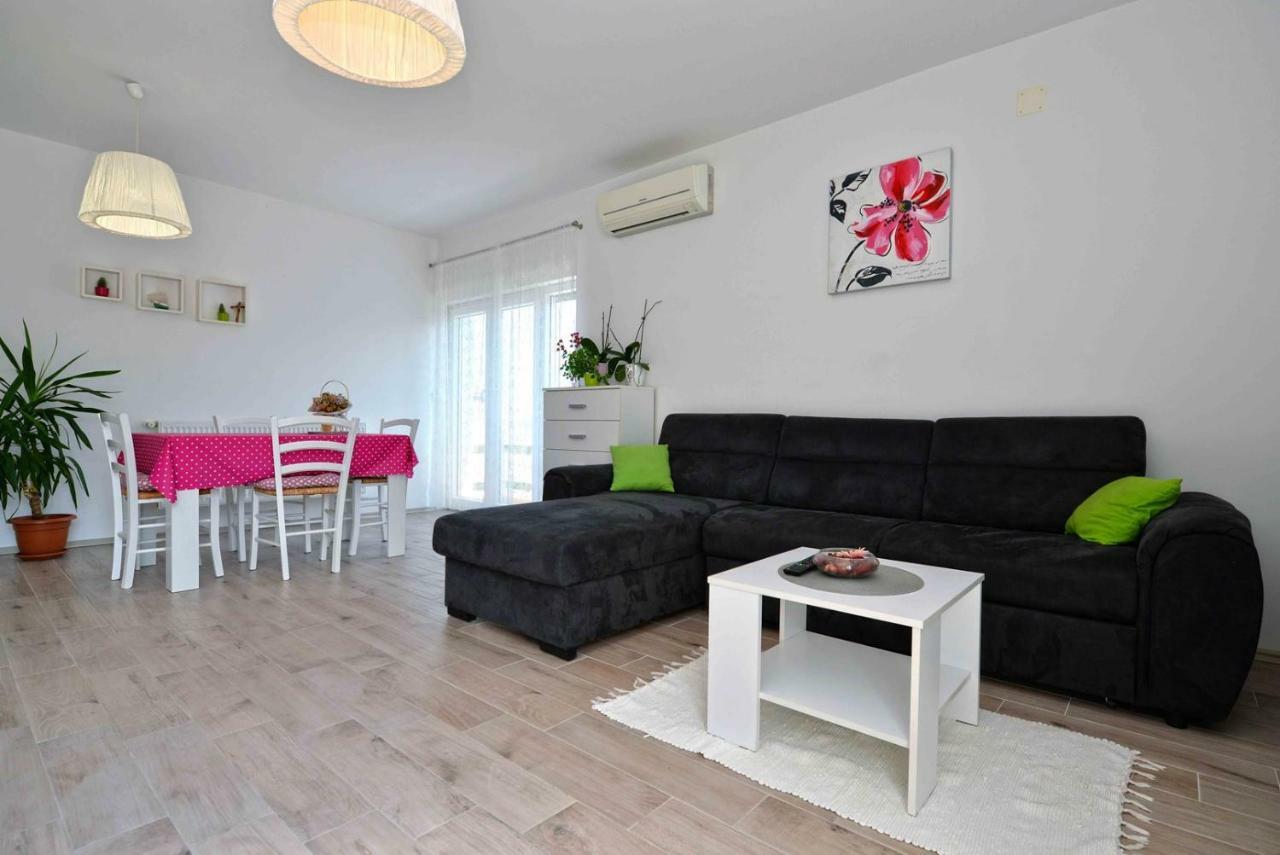 Apartment Kristina Murter Exteriör bild